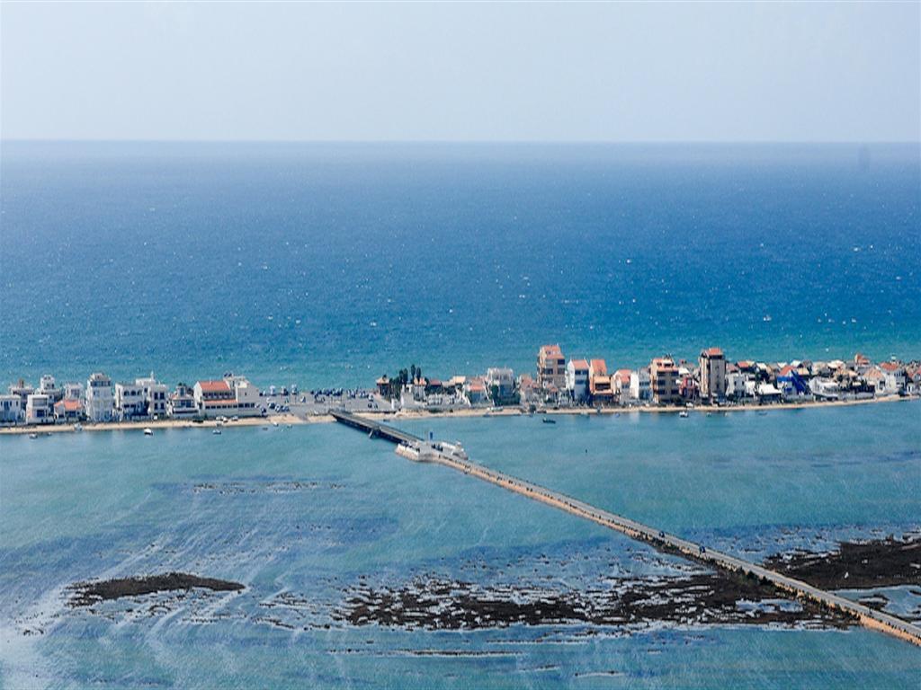 Golden Beach Guest House & Rooftop Bar Faro Exterior photo