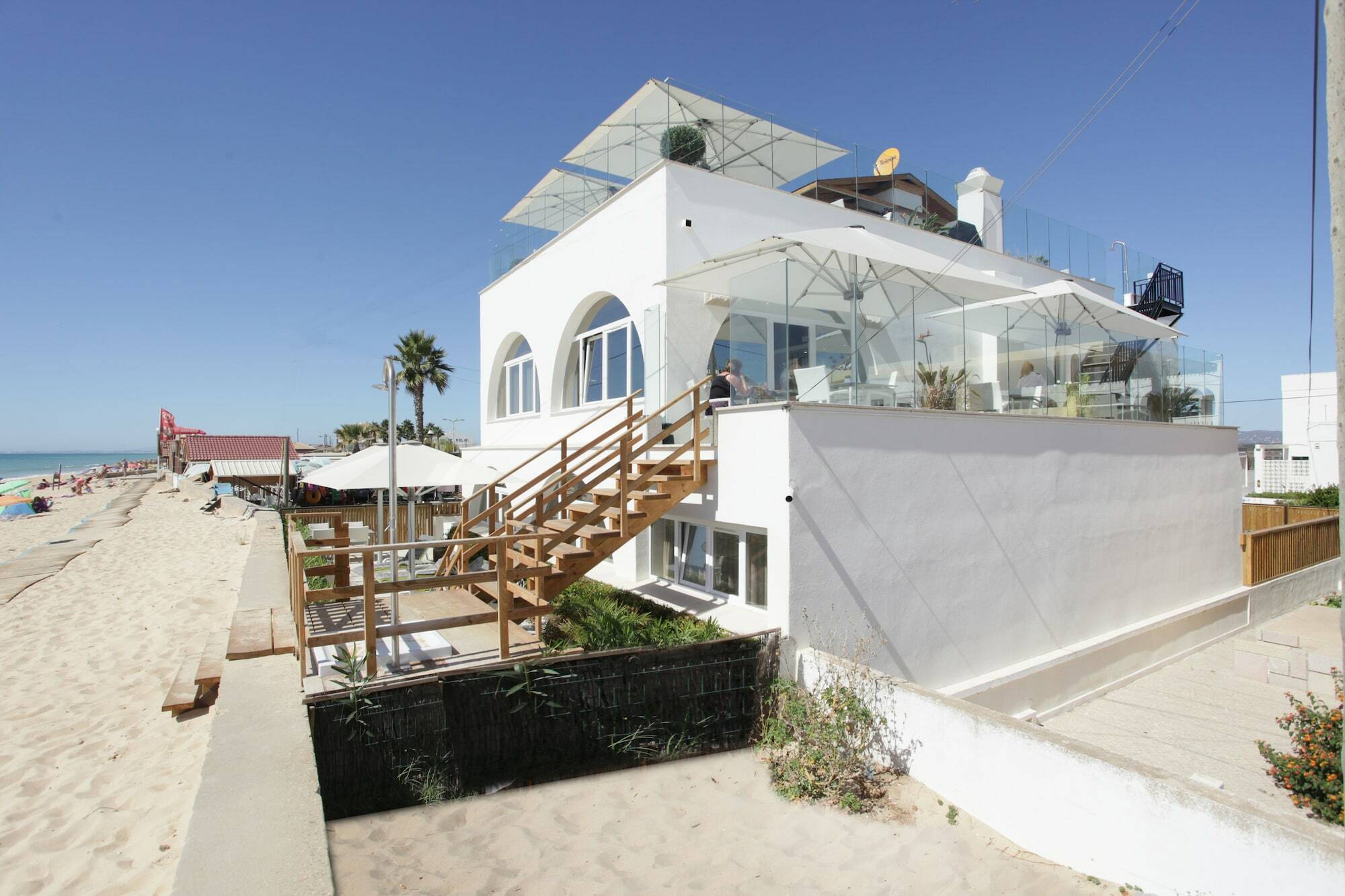 Golden Beach Guest House & Rooftop Bar Faro Exterior photo