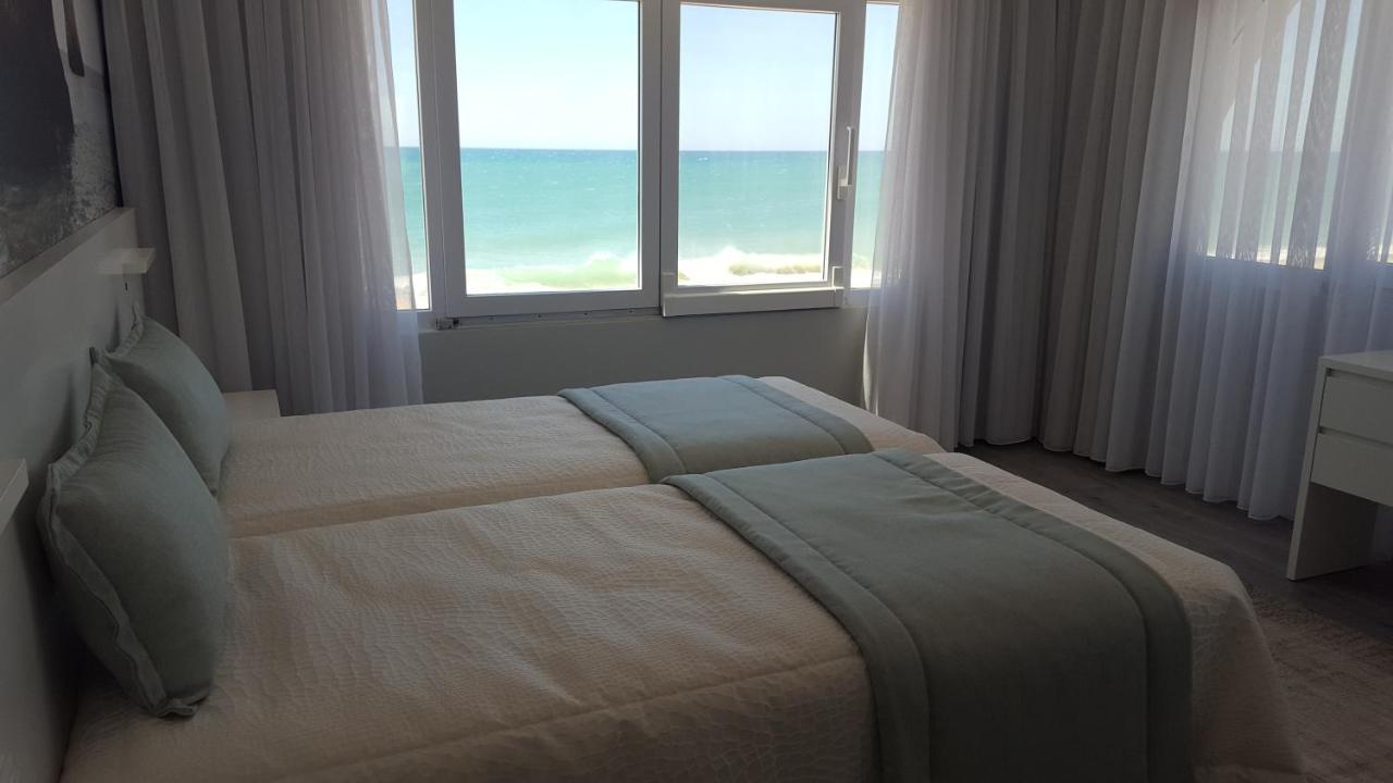 Golden Beach Guest House & Rooftop Bar Faro Exterior photo